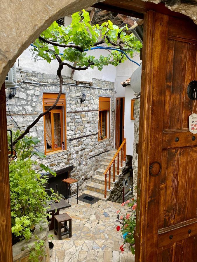 Restaurant & Guest House Semani Berat Exterior foto