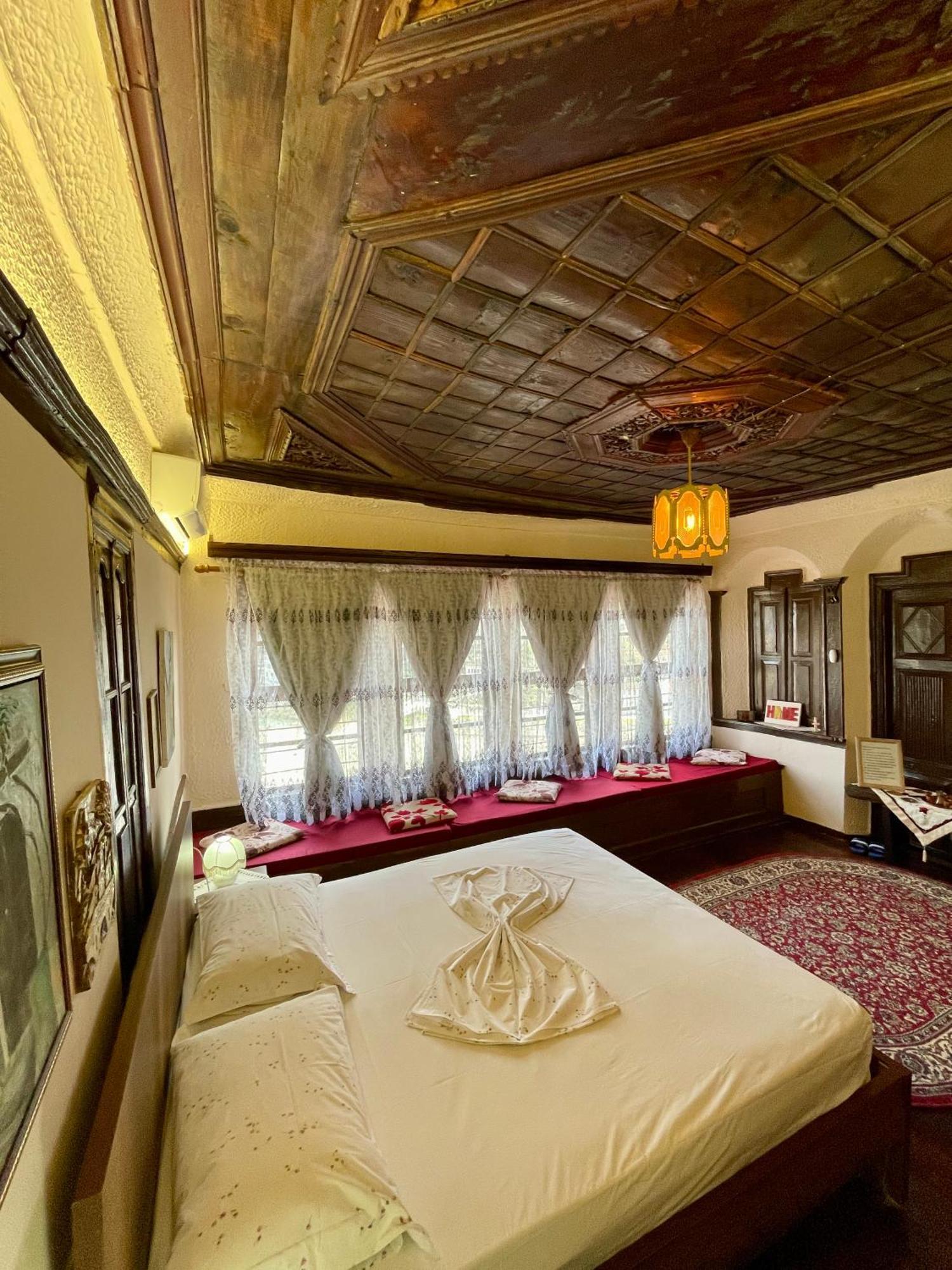 Restaurant & Guest House Semani Berat Exterior foto