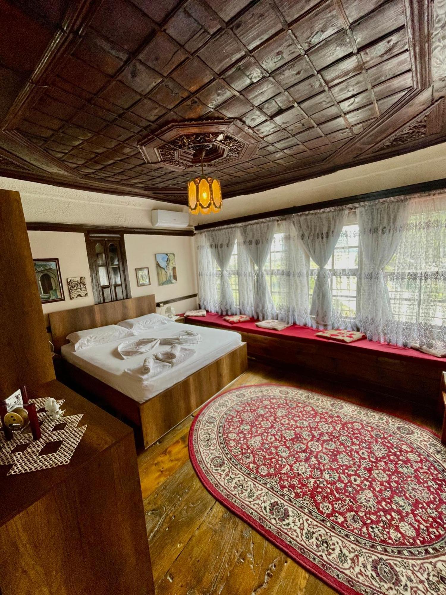 Restaurant & Guest House Semani Berat Exterior foto