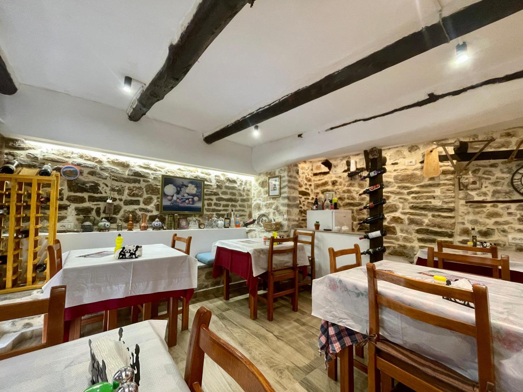 Restaurant & Guest House Semani Berat Exterior foto