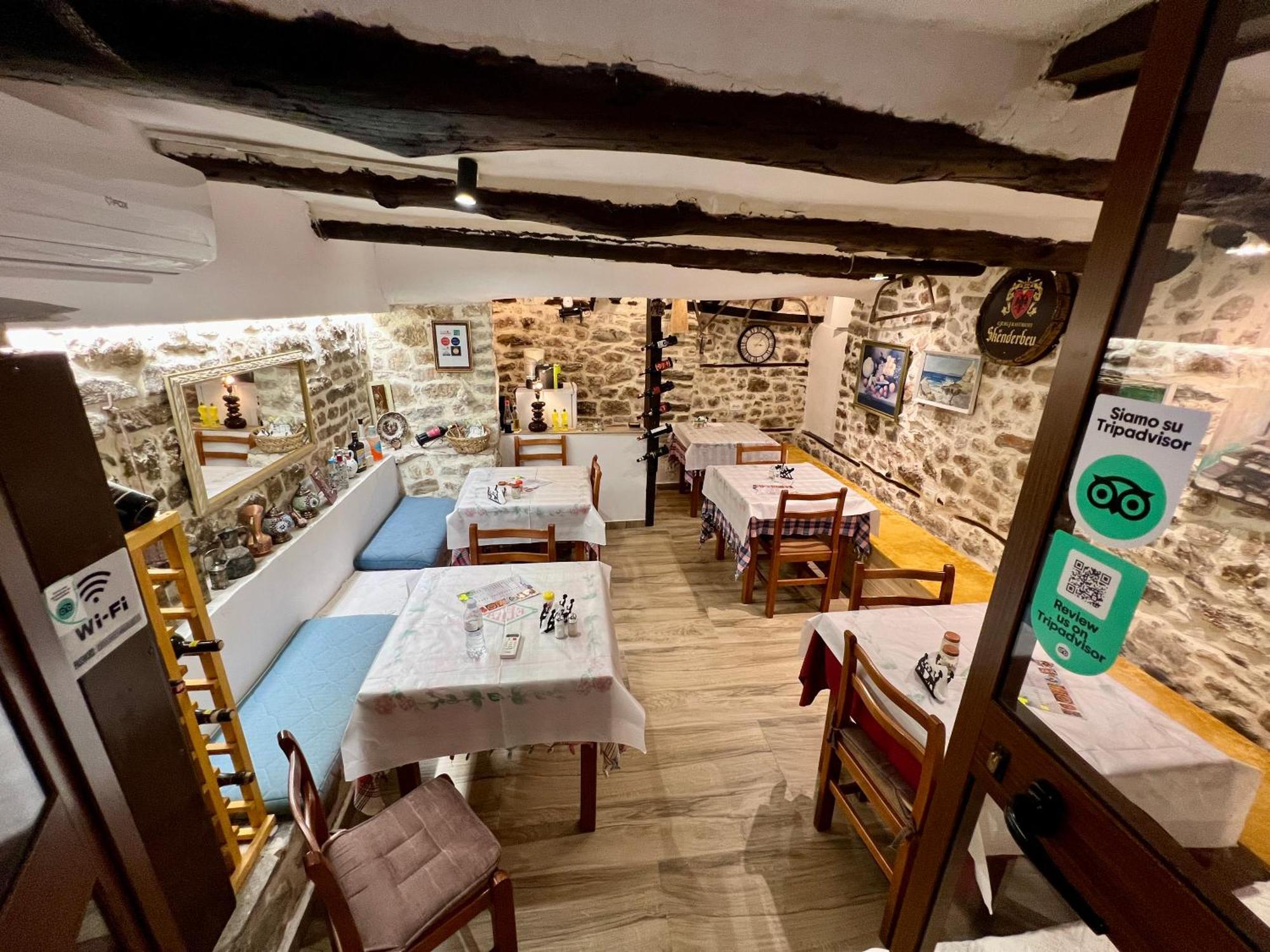 Restaurant & Guest House Semani Berat Exterior foto